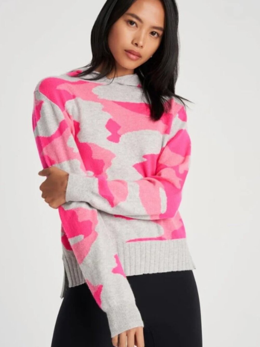 Brodie Cashmere Neon Camo Print Crewneck Sweater Pink Grey Size (S) - Picture 2 of 10